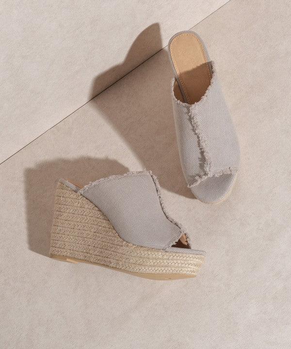 Linen Wedge