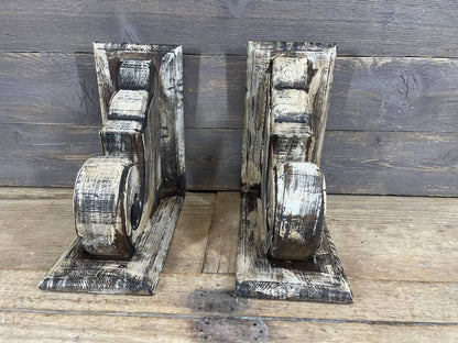 Big Springs Farmhouse-Bookend-Corbels