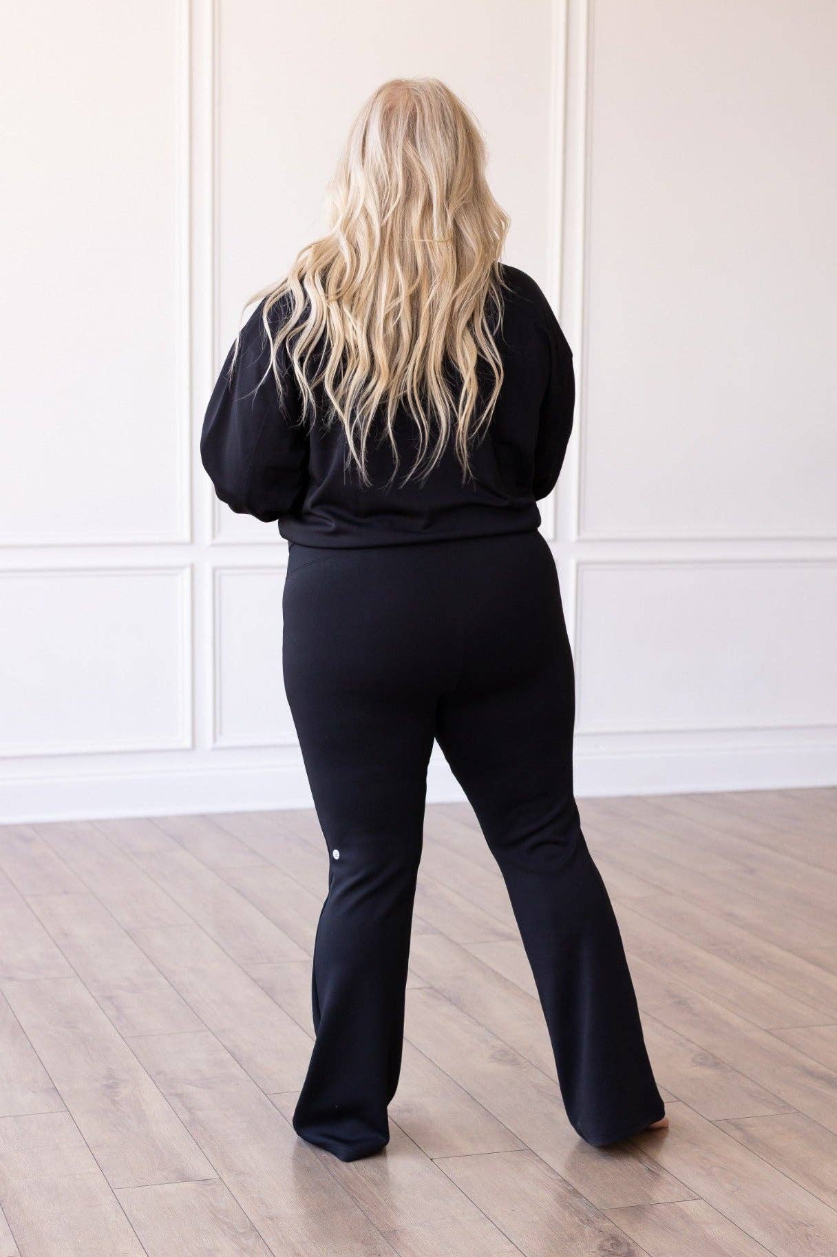 Noir Compression Flare Leggings