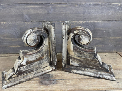 Big Springs Farmhouse-Bookend-Corbels